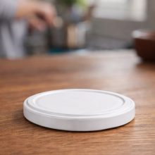 Vrchnák na 82 plechoviek - biely