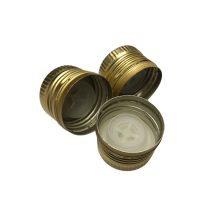 Zlatý závitový uzáver s výlevkou 31,5*24